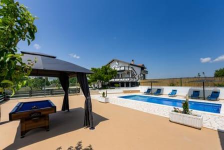 Villa Luka Donje Rastane Exteriér fotografie